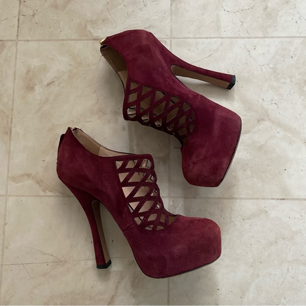 Prada Made in Italy Calzature Donna Oxblood Suede Cutout Platform Heels size 6.5 - Picture 2 of 14